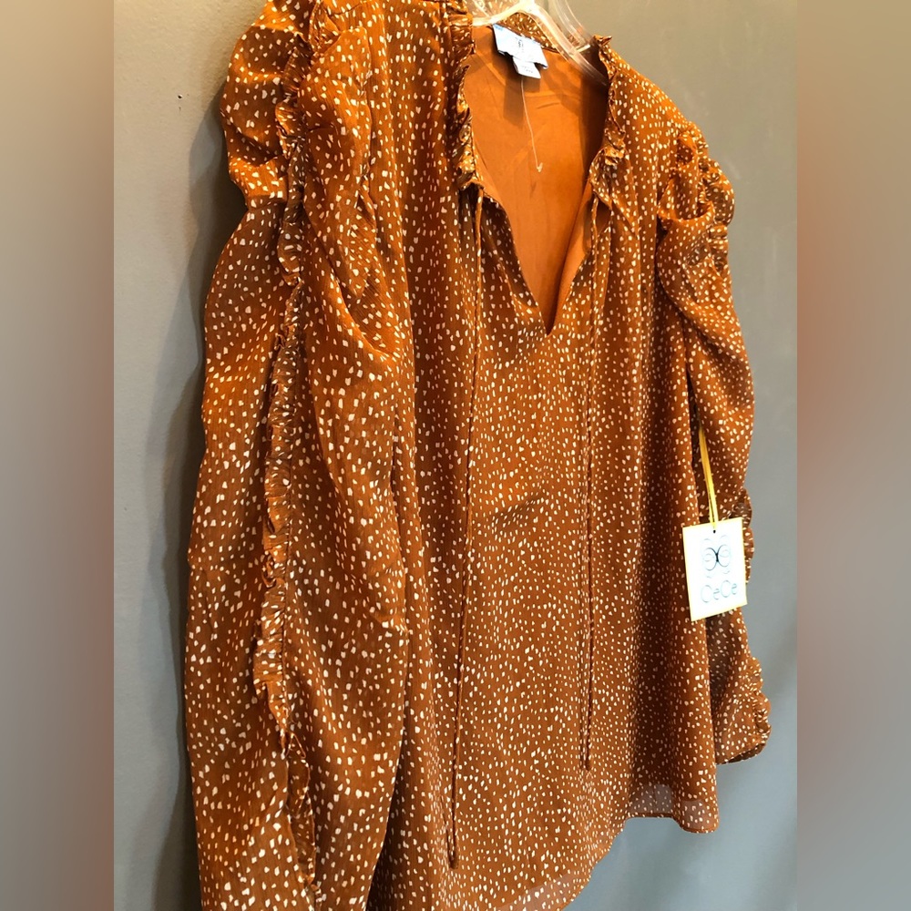 CeCe | Polka Dot blouse with ruffled details